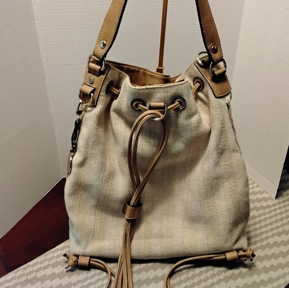 SIMPLY NOELLE Canvas Linen Backpack - Picture 7 of 7